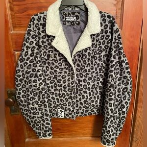 Disney Women's Leopard Print Teddy Jacket - Black and Gray
